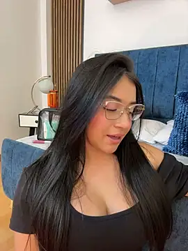 KallyMyller1 Adlı Modelin Canlı XXX Sohbeti