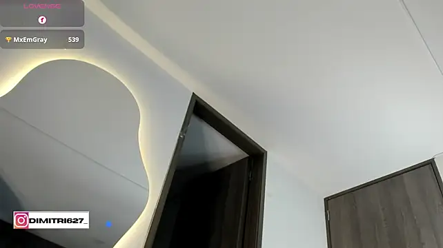 Dimitri_Bass' Live XXX Chat