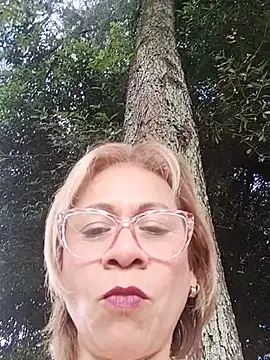 geminis_milf Adlı Modelin Canlı XXX Sohbeti