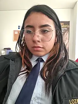 Chatroom XXX en direct de Angela__05