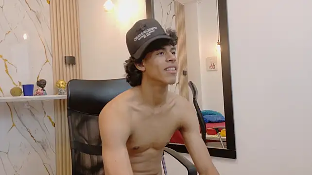 Chat +18 de Zayn_Fox32 ao vivo