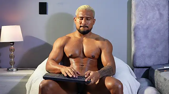 XXX chat uživo modela CallumMuscle