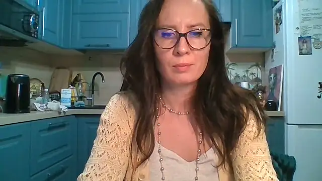 XXX chat uživo modela ALICAINWONDERLAND