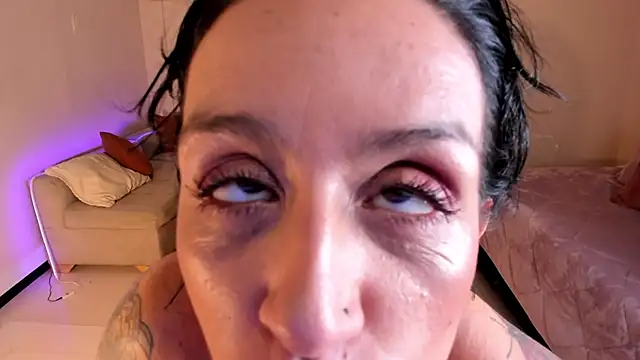 Kristen_Garner Live XXX-Chat