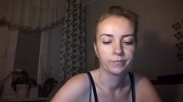 JenniferAlone: онлайн-секс-чат