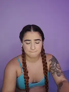 MartinaConnorr Adlı Modelin Canlı XXX Sohbeti