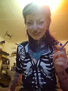 Purple_Coffin666: вебкам-шоу