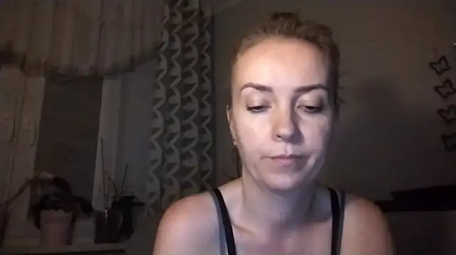 JenniferAlone Adlı Modelin Canlı XXX Sohbeti