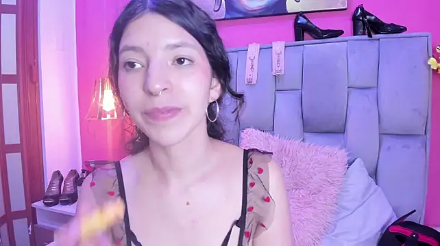 Namii__ Adlı Modelin Canlı XXX Sohbeti
