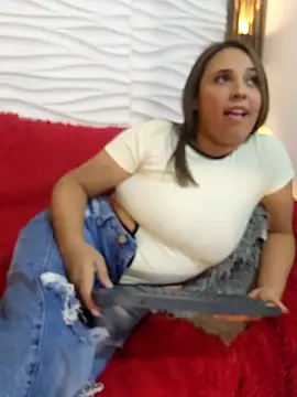 دردشة LizzRouse الجنسية المباشرة