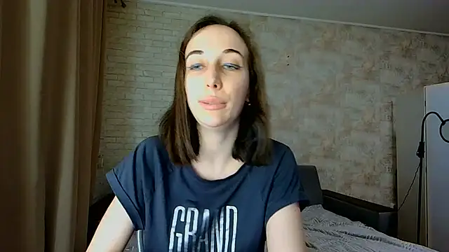 Anika_bloom Adlı Modelin Canlı XXX Sohbeti