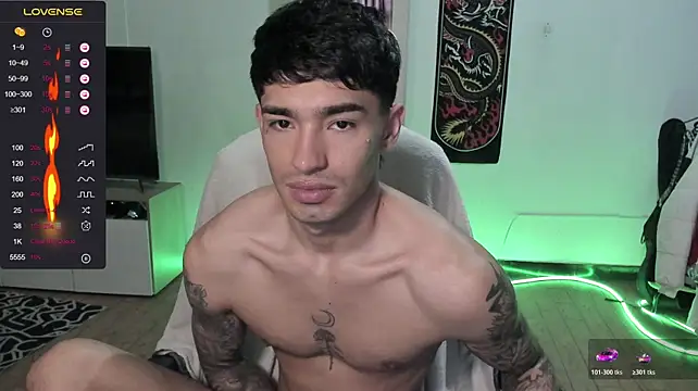 Damon__333 Adlı Modelin Canlı XXX Sohbeti