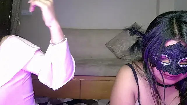 Chat XXX en directo de Two_Baddies