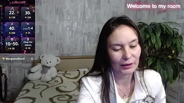 GinaQSoul live XXX chat