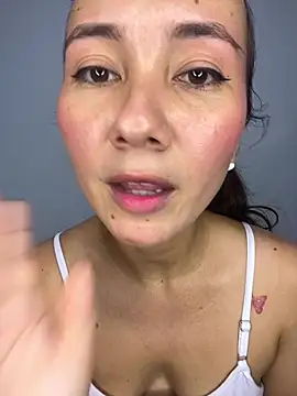 Abby_Colyns23のライブXXXチャット