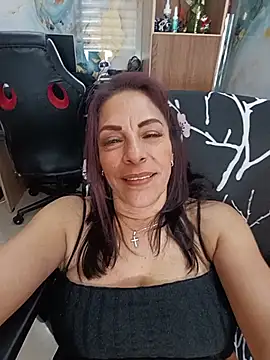 XXX chat uživo modela _Kamy_Hot