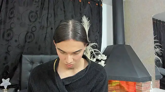XXX chat uživo modela Almaazz