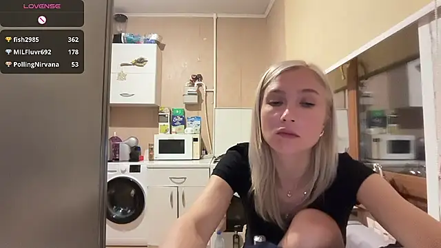 AngelJeni élő XXX-chatje