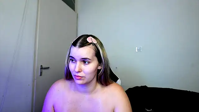 ShyHotNerd Live XXX-Chat