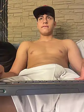 Lander_Cruz's Live XXX Chat