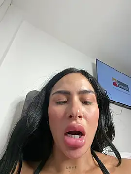 MoraFit_ Chat XXX in diretta
