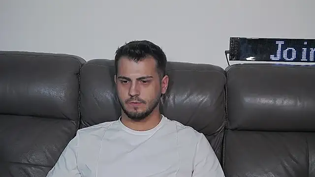 CrazyDom1 Adlı Modelin Canlı XXX Sohbeti