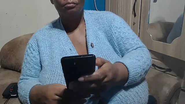 CUTEFIRMMELONSS' Live XXX Chat