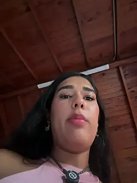 צ'אט XXX בשידור חי של EmmaRoux_