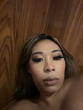 Živý XXX chat hugecock_tamira