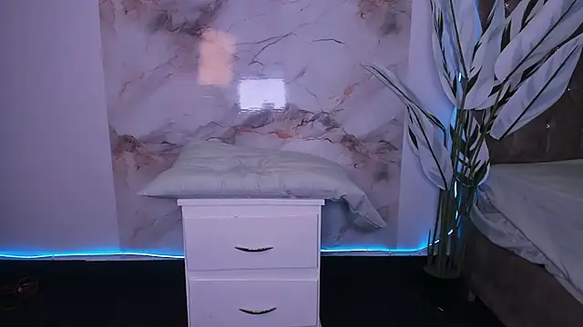 XXX chat uživo modela Calyselen