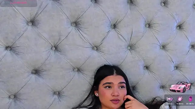 Chatroom XXX en direct de LiiaBloom