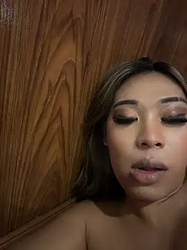 Chat +18 de hugecock_tamira ao vivo