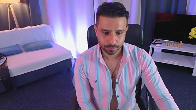 Chat +18 de RyannSteel ao vivo