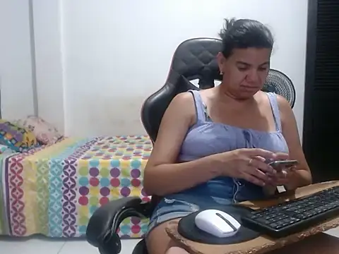 Adriana_0312 live XXX chat
