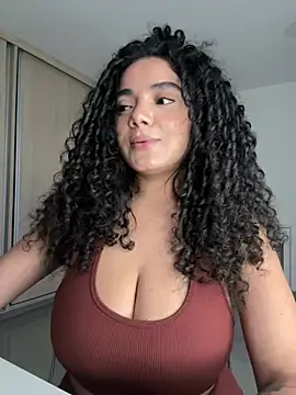 Curlyierr's Live XXX Chat