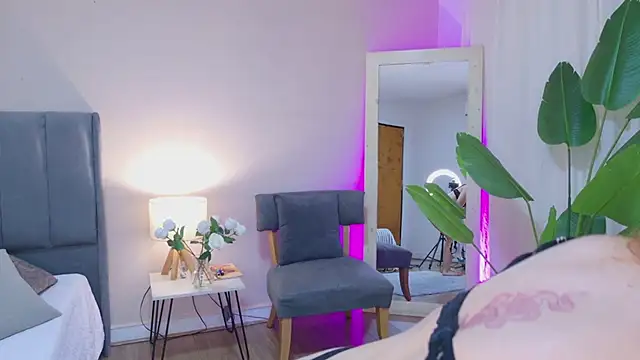Naomi__24 라이브 XXX 채팅