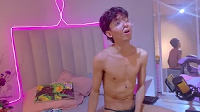 Twink_Sebas7: онлайн-секс-чат