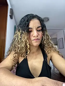 AngelPinkk_ XXX чат на живо