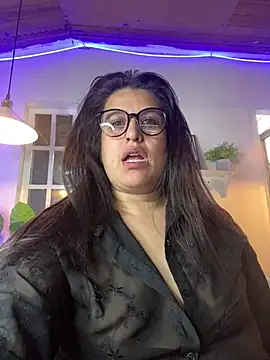 Andrea_secret_ Adlı Modelin Canlı XXX Sohbeti
