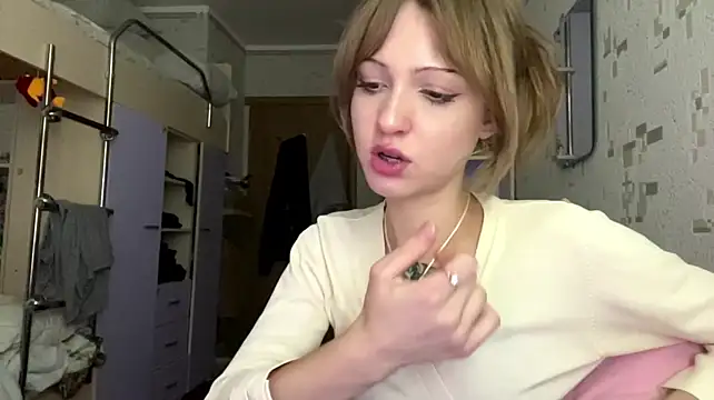 Show modela chipsis na web-kameri