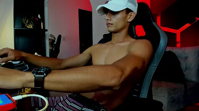 Онлайн чат XXX MaxiimoRomano_