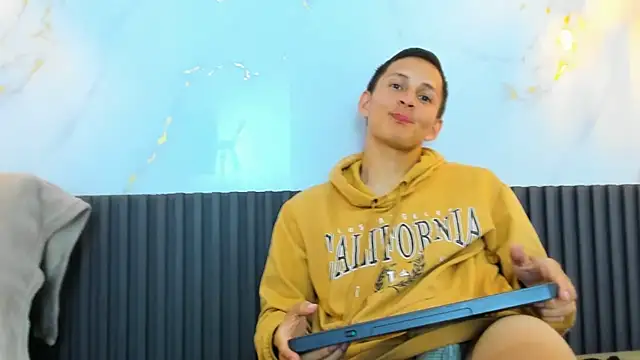 IzanArias Шоу с уебкамера