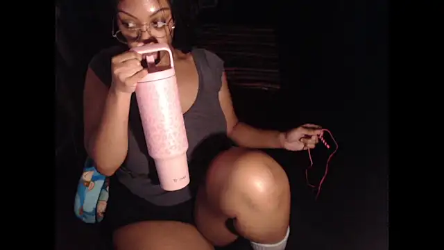 צ'אט XXX בשידור חי של LEXIJAYNEX