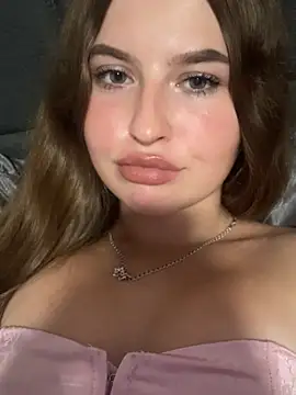 MissMiaSin's Live XXX Chat
