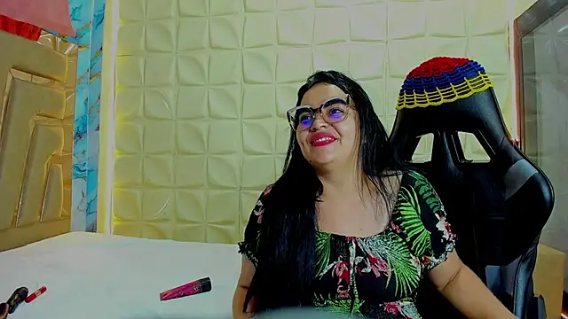 Chat +18 de megan_glenda ao vivo