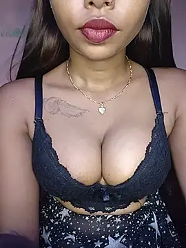 Strip_Hotty242 Adlı Modelin Canlı XXX Sohbeti