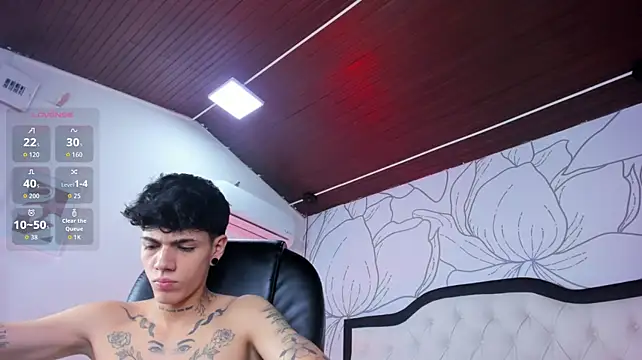 Tommy_valverde's Webcam Show