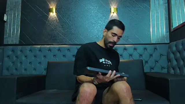 Andres_Blessのウェブカメラショー