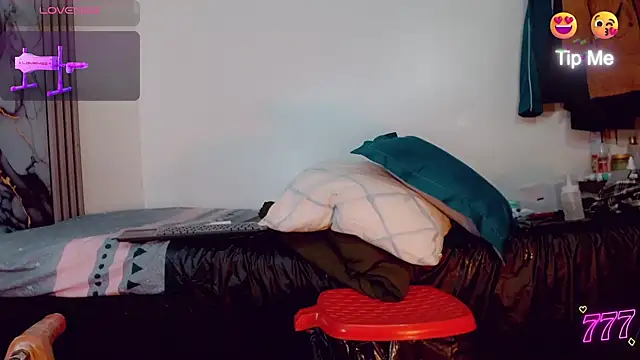 khiara_moretti 现场XXX聊天
