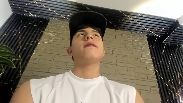 Chat +18 de Lander_Cruz ao vivo